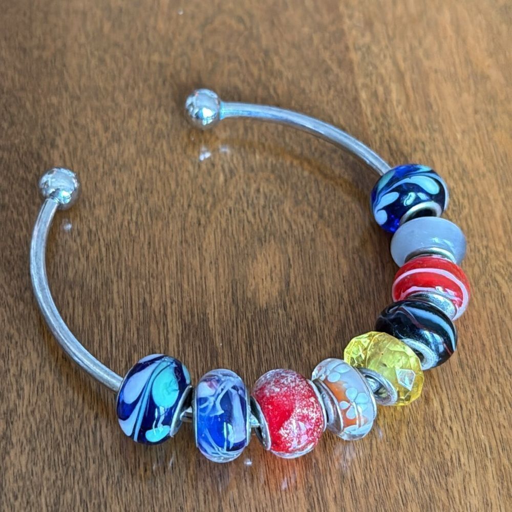 Beaded charm bracelet